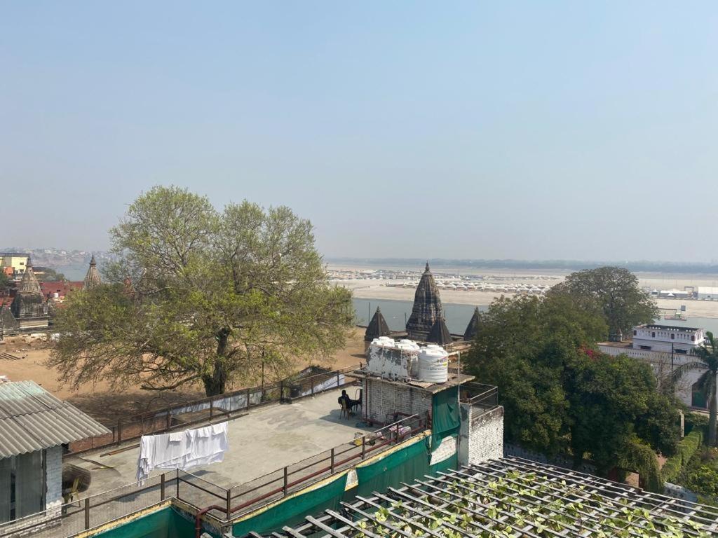 Ganga Infont Of River Ganga Guest house *